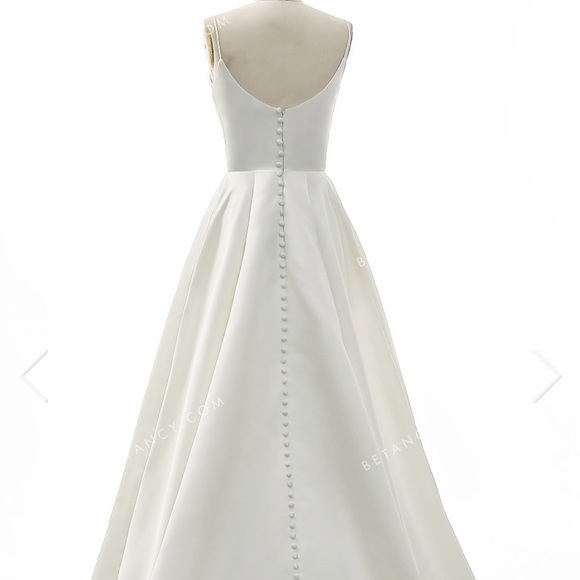 Simple Yet Chic Luster Satin Bridal Gown with Pockets - Picture 2 of 8